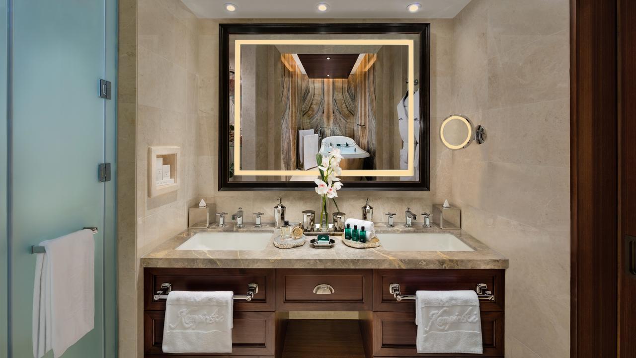 Aspen By Kempinski Mall Of The Emirates Готель 5*